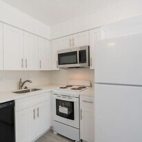 49 NE 2nd Ave in Deerfield Beach, FL - Building Photo