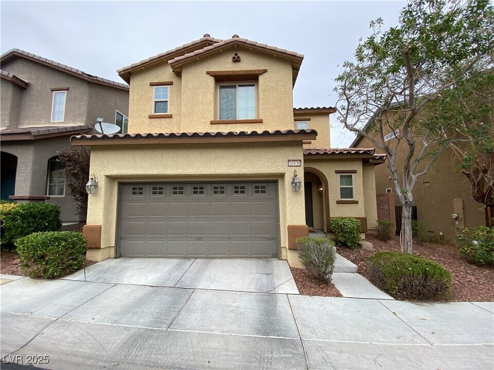 10436 Yew Blossom Ave in Las Vegas, NV - Building Photo