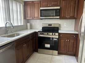 2451 NW 41st Ave, Unit 307 in Lauderhill, FL - Building Photo