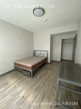 258C-258C Sunview St in Waterloo, ON - Building Photo - Building Photo