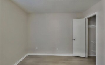 5909 Misty Meadow St in League City, TX - Building Photo - Building Photo