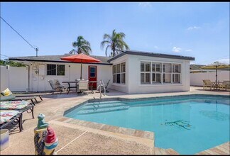 4295 Crestdale St in Palm Beach Gardens, FL - Building Photo - Building Photo