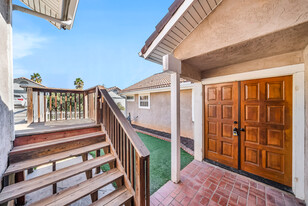 1414 Archwood Pl in Escondido, CA - Foto de edificio - Building Photo