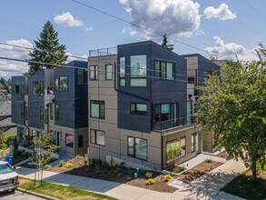 Wallingford Row Houses in Seattle, WA - Building Photo - Building Photo