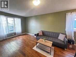 254 Camille Crescent in Waterloo, ON - Building Photo - Building Photo