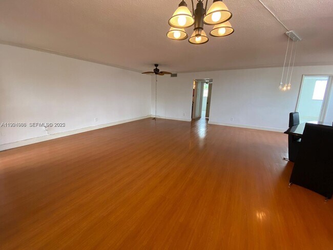 1800 79th Street Causeway in North Bay Village, FL - Building Photo - Building Photo