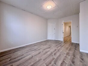 330 Pavonia Ave in Jersey City, NJ - Building Photo - Building Photo