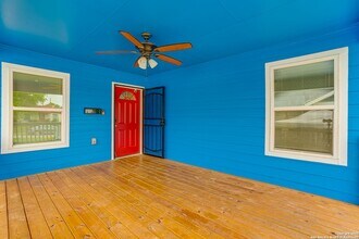 1039 McKinley Ave in San Antonio, TX - Foto de edificio - Building Photo