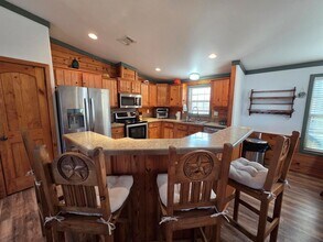 708 Town Creek Rd in Kerrville, TX - Building Photo - Building Photo