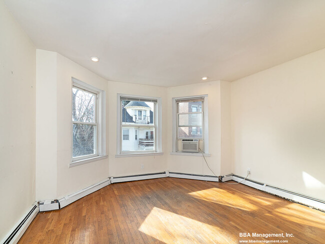 25 Chester St, Unit 4