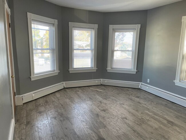 996-996 Douglas Ave in Providence, RI - Building Photo - Building Photo