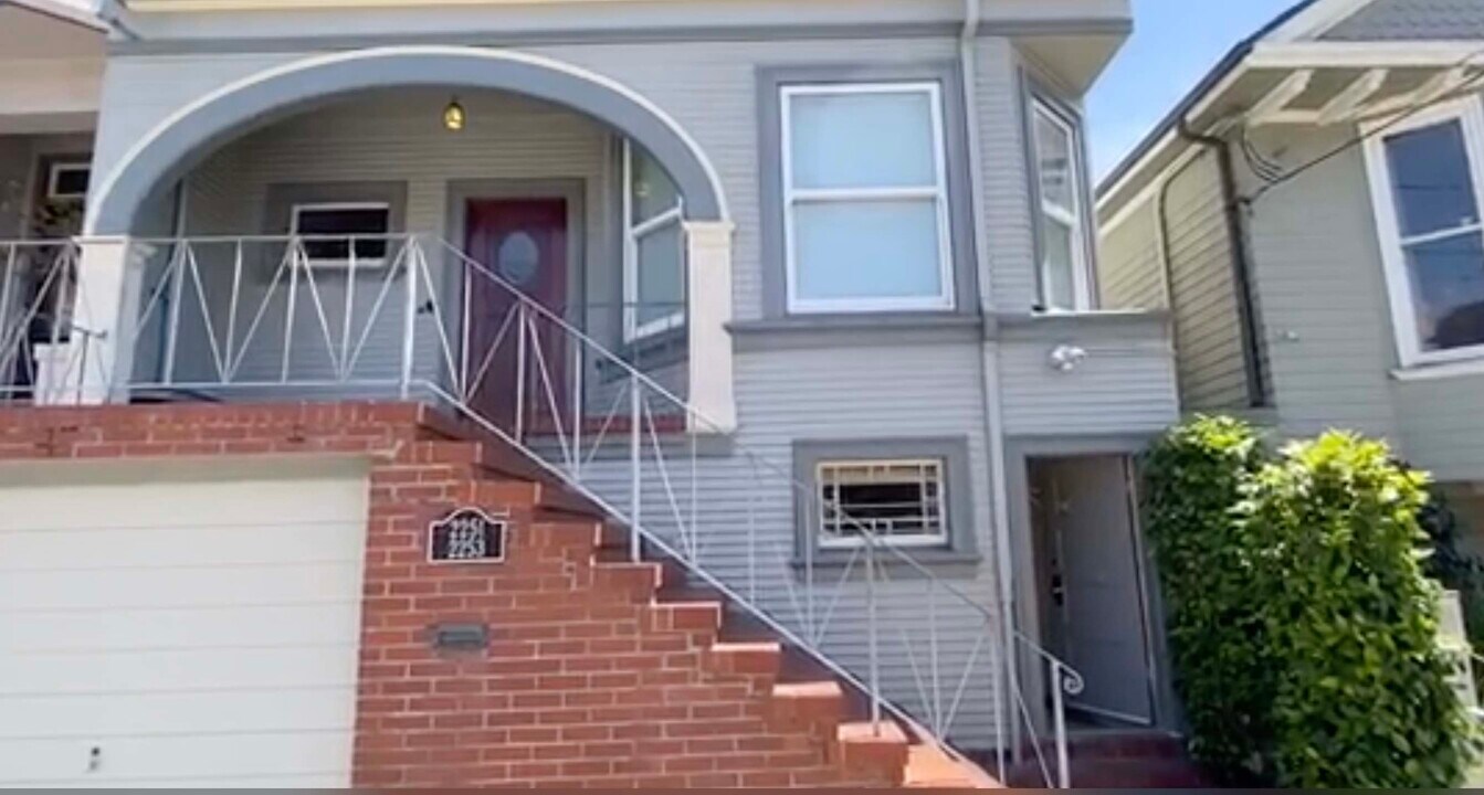 2251 Filbert St in San Francisco, CA - Building Photo