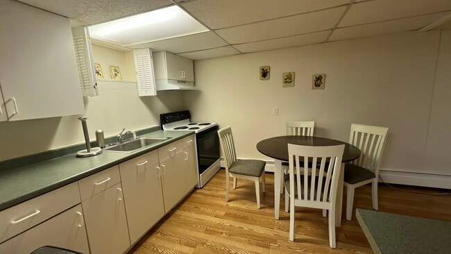 102 Hillside Rd, Unit B in North Andover, MA - Foto de edificio - Building Photo