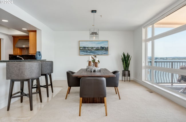 2015 SE Columbia River Dr in Vancouver, WA - Building Photo - Building Photo
