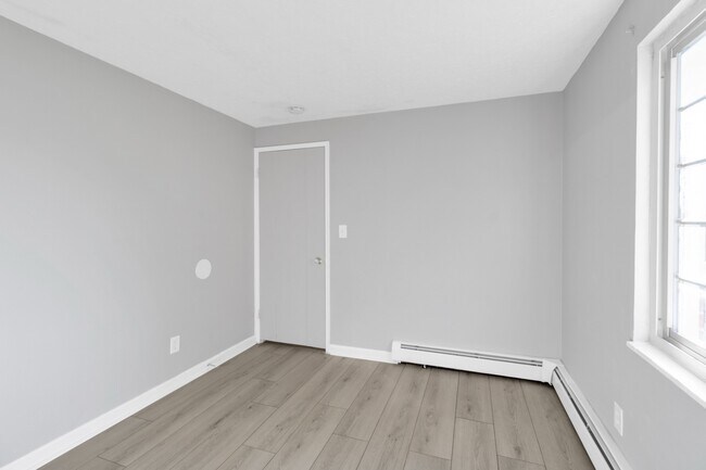 South Park Manor in Lockport, NY - Foto de edificio - Building Photo