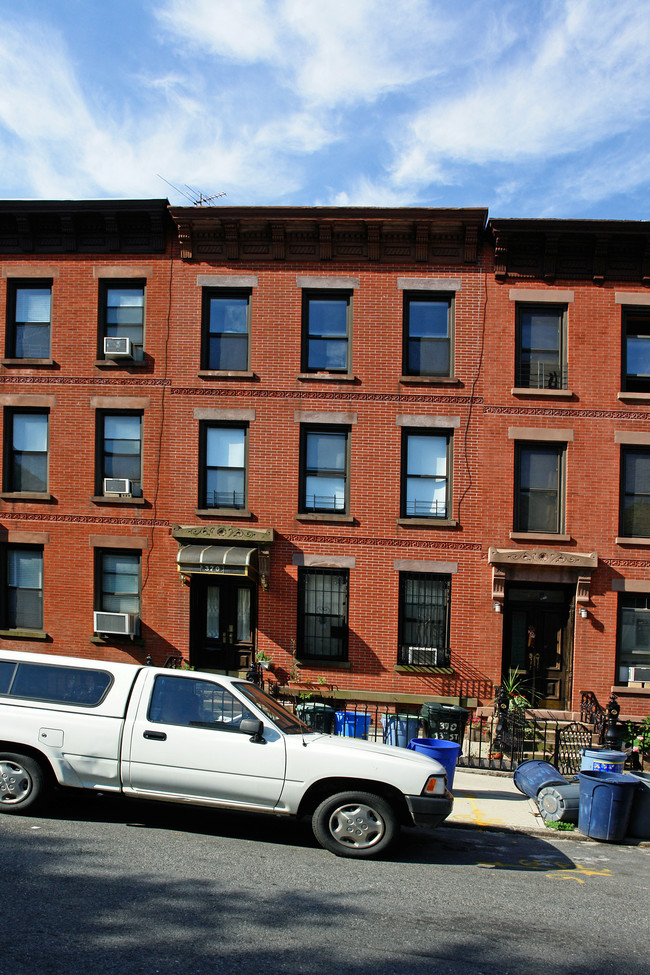 370 13th St in Brooklyn, NY - Foto de edificio - Building Photo