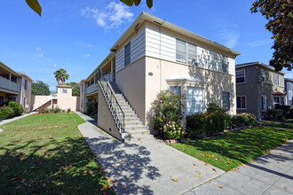 2140 Magnolia Ave in Long Beach, CA - Building Photo - Building Photo