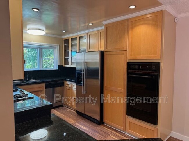 2279 Saranne St in La Canada Flintridge, CA - Building Photo - Building Photo