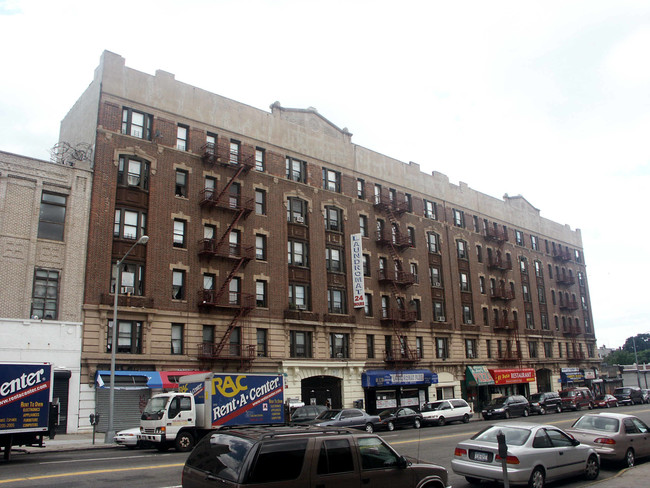 910-920 Southern Blvd in Bronx, NY - Foto de edificio - Building Photo