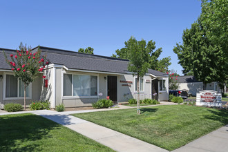 Saratoga in Merced, CA - Foto de edificio - Building Photo