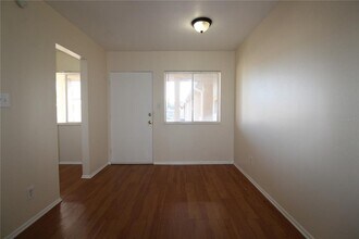 3001 Bee Ridge Rd in Sarasota, FL - Building Photo - Building Photo