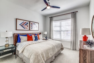 11200 Lockwood Rd in Houston, TX - Building Photo - Building Photo