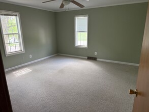 201 N Lancaster St, Unit A in Athens, OH - Building Photo - Building Photo