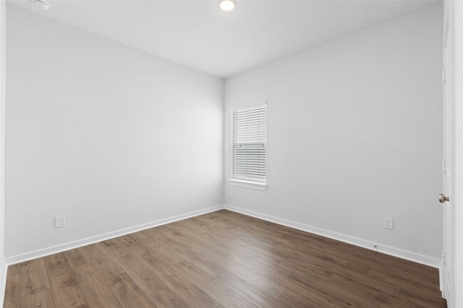 property at 3039 Dovedale St