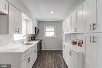 2360 Sycamore Rd in York, PA - Foto de edificio - Building Photo