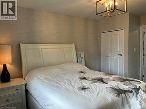 235 Fearnwood St in Cambridge, ON - Building Photo - Building Photo