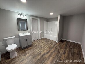 99 Pine St in Bangor, ME - Building Photo - Building Photo