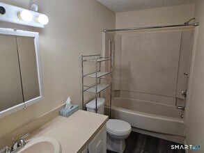 100 Mark Ln in Waterbury, CT - Building Photo - Building Photo