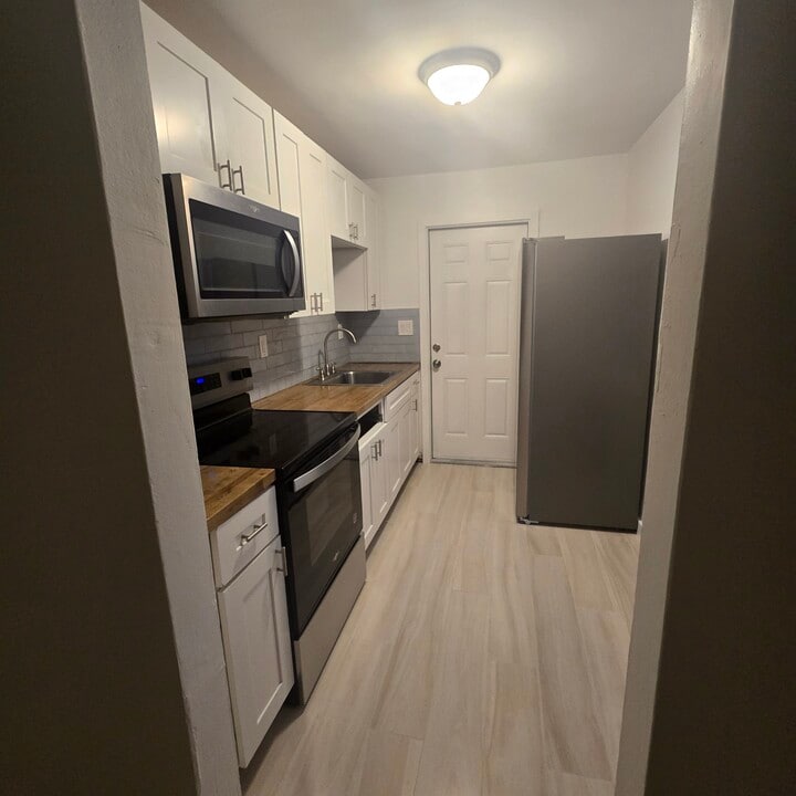 1720 NE 62nd St, Unit 4 in Fort Lauderdale, FL - Building Photo