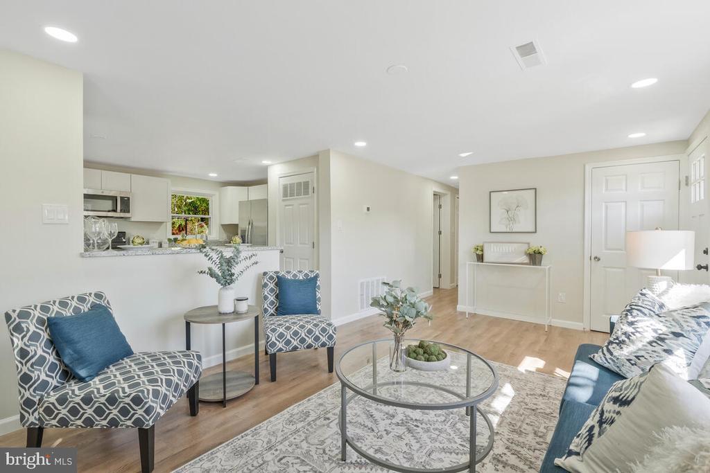 21975 Baja Ln in California, MD - Building Photo