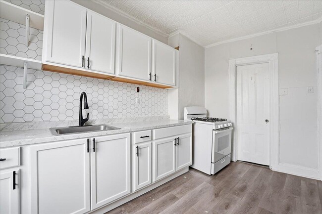 335 47th St in Union City, NJ - Building Photo - Building Photo