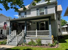 106 Plum St in Greenville, PA - Building Photo