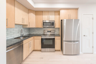 XLVII West Elm in Brockton, MA - Foto de edificio - Interior Photo