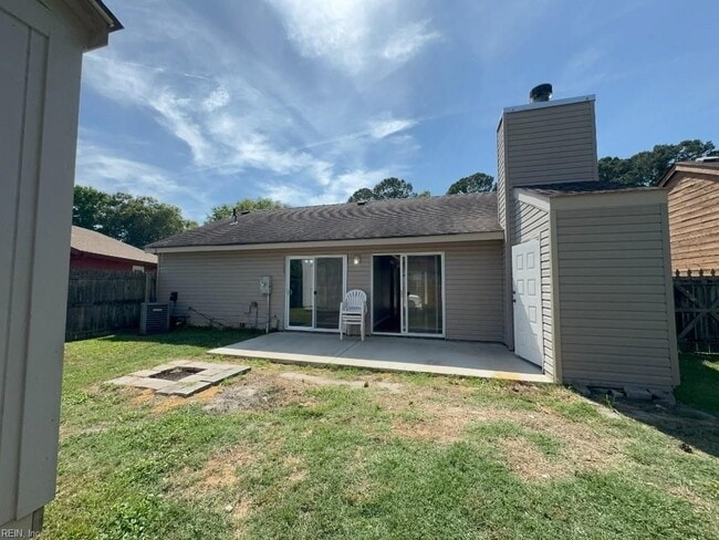 1414 Dove Dr in Virginia Beach, VA - Building Photo - Building Photo