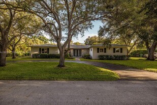 8445 SW 147th St in Palmetto Bay, FL - Building Photo