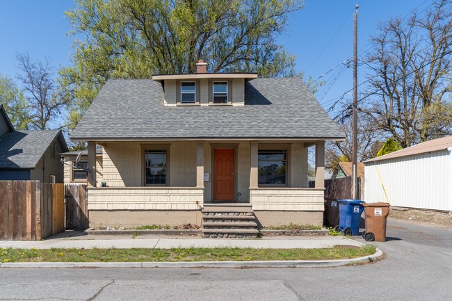 property at 1209 N Lindeke St
