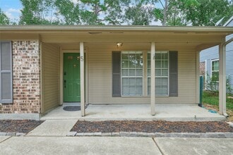 5 N White Pebble Ct in Spring, TX - Foto de edificio - Building Photo
