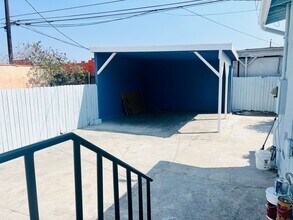 1612 W 71st St in Los Angeles, CA - Building Photo - Building Photo