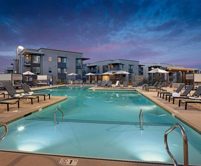 Aviary Apartments in Henderson, NV - Foto de edificio - Building Photo