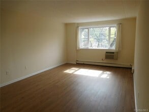 2 Consulate Dr in Eastchester, NY - Building Photo - Building Photo