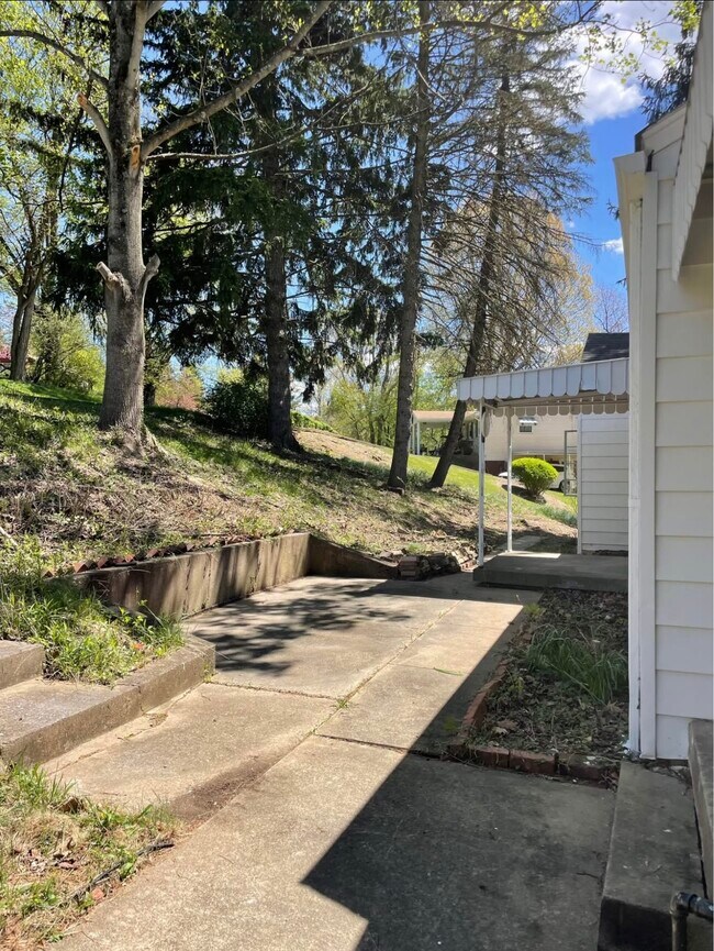 7 Birch Ln in Wheeling, WV - Building Photo - Building Photo