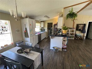 627 Buck Trail in Canyon Lake, TX - Building Photo - Building Photo