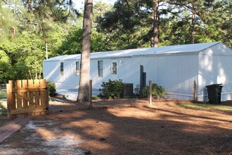 166 Standish Ln in West End, NC - Building Photo - Building Photo