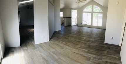 12898 1st St in Clearlake Oaks, CA - Building Photo - Building Photo