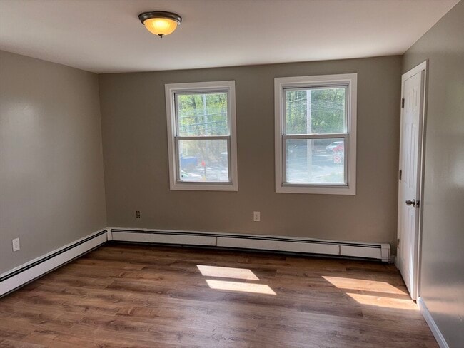 352 Main St in Tewksbury, MA - Building Photo - Building Photo