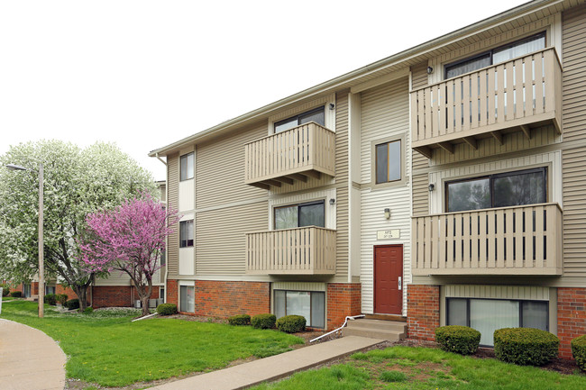 Kimberly Club Apartments in Davenport, IA - Building Photo - Building Photo